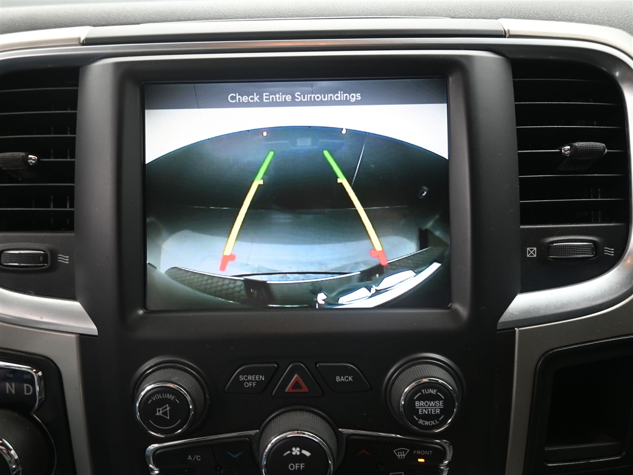 RAM 1500 SLT Crew Cab SWB 4WD 2016