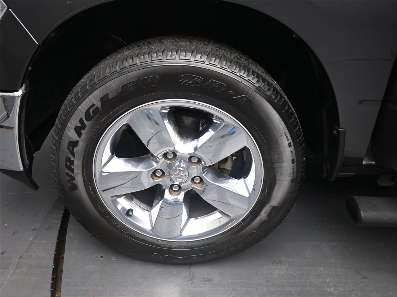 RAM 1500 SLT Crew Cab SWB 4WD 2016