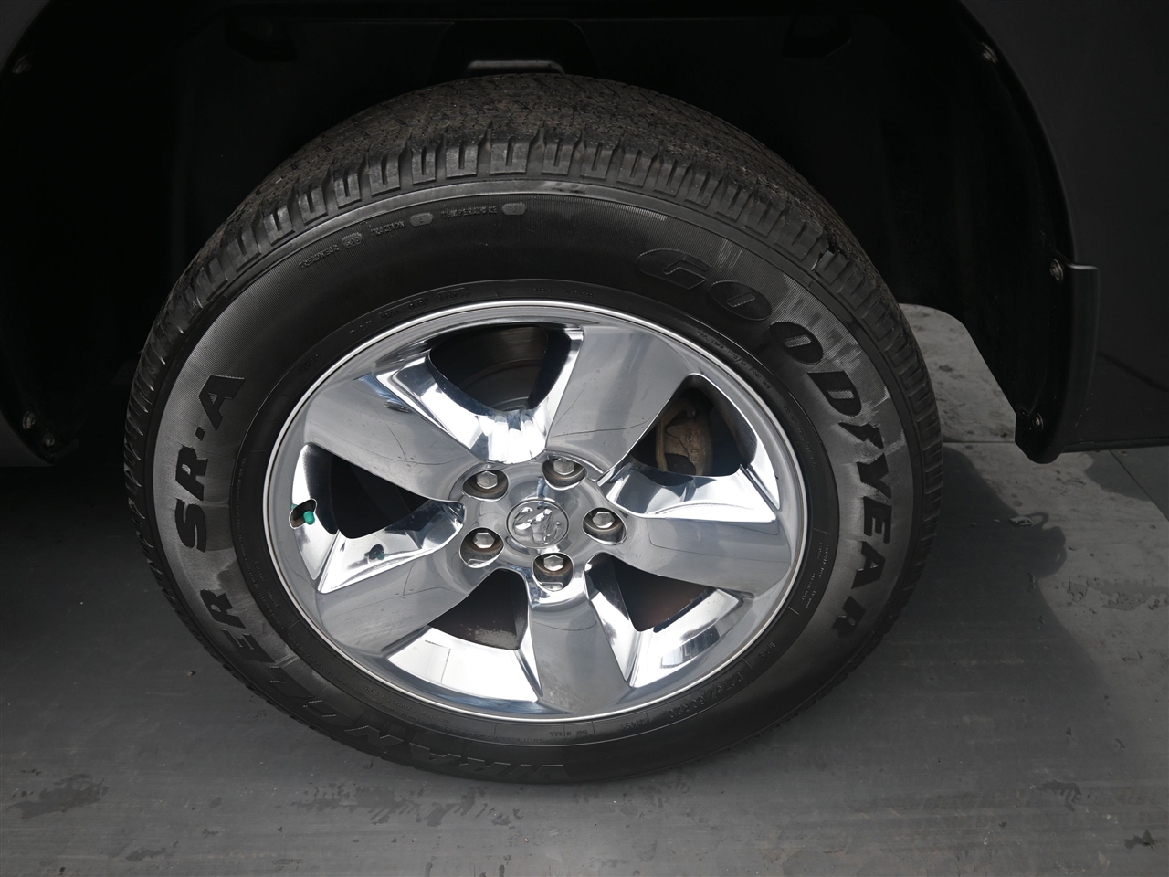 RAM 1500 SLT Crew Cab SWB 4WD 2016