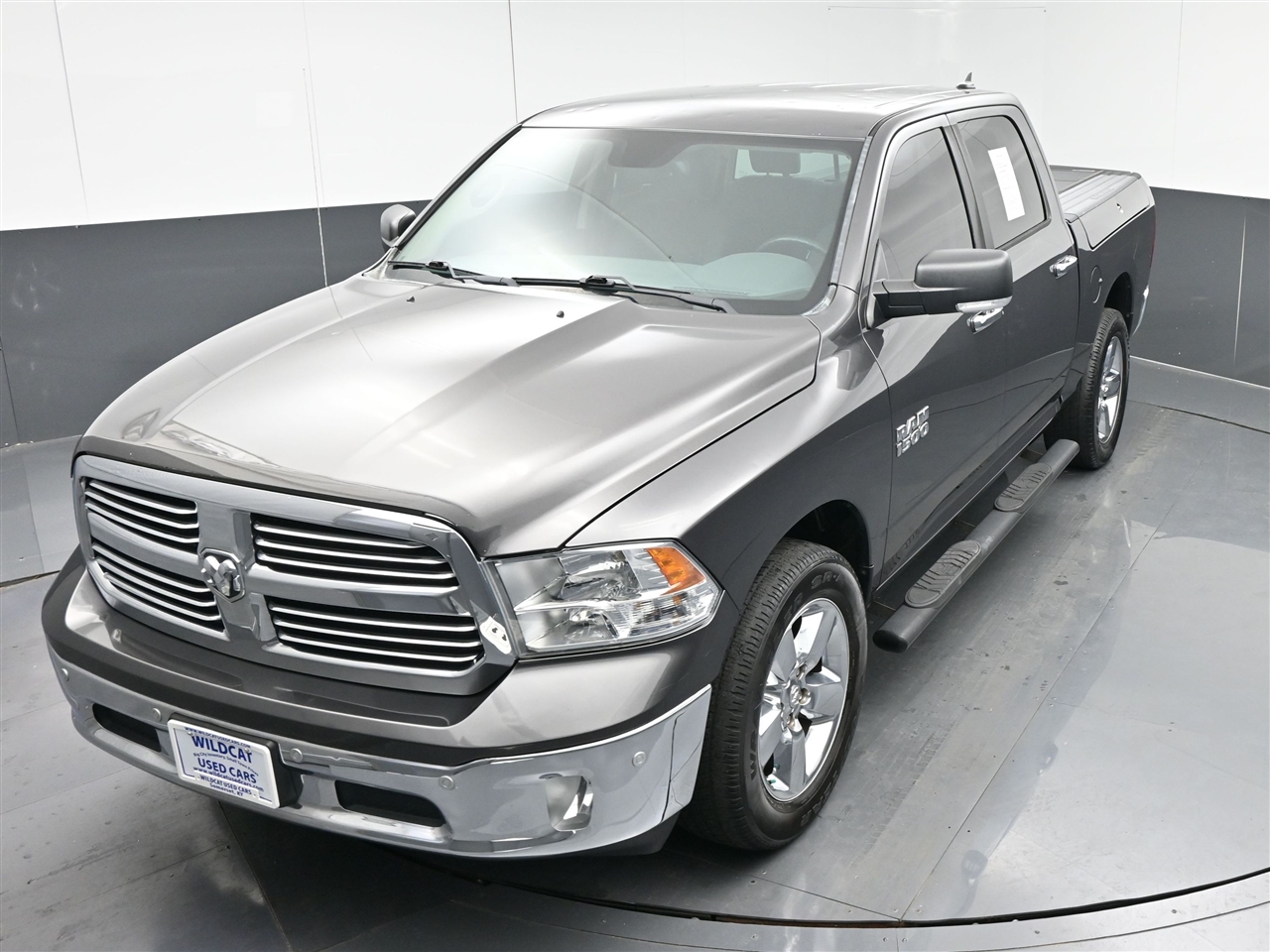 RAM 1500 SLT Crew Cab SWB 4WD 2016