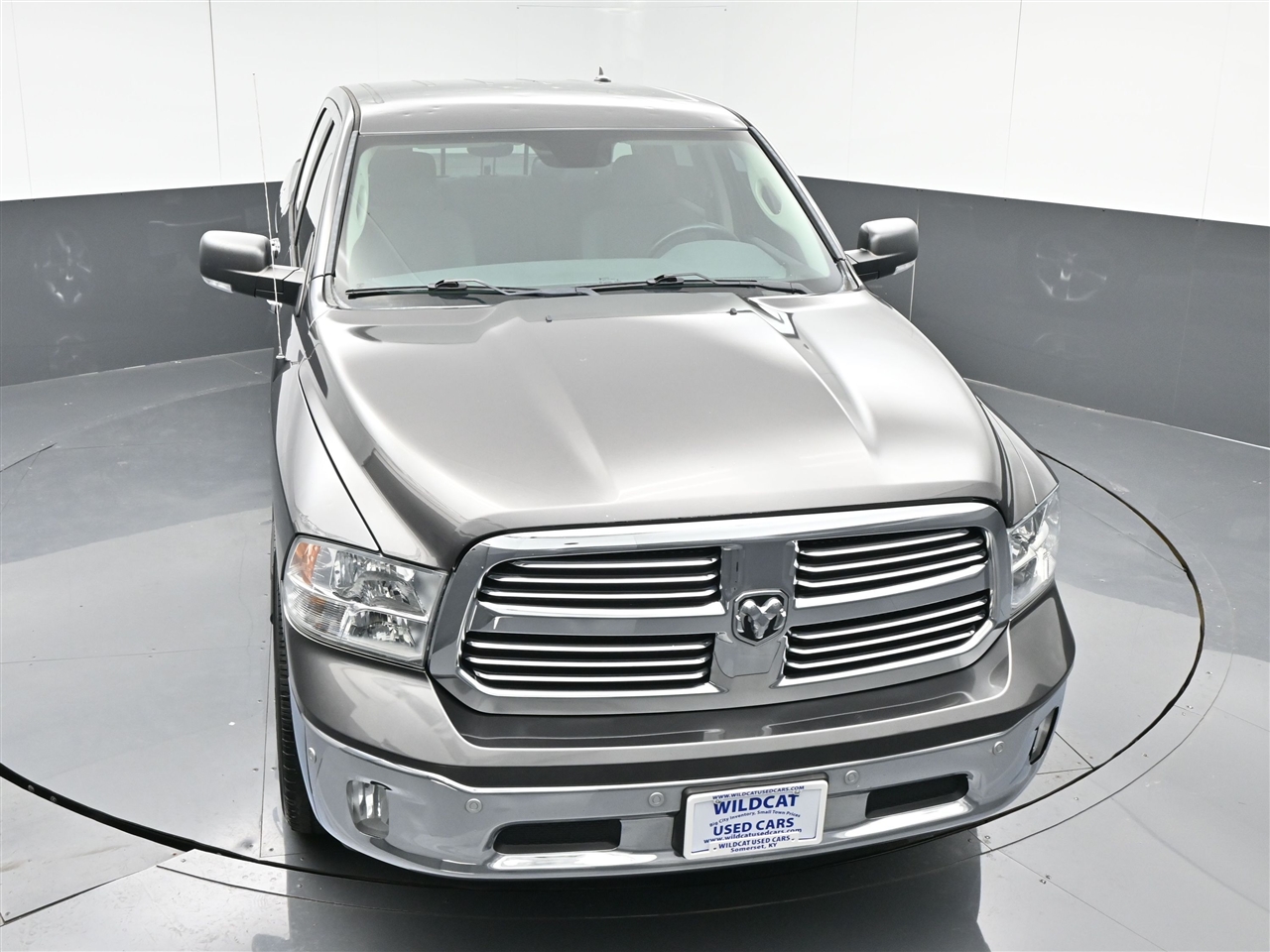 RAM 1500 SLT Crew Cab SWB 4WD 2016