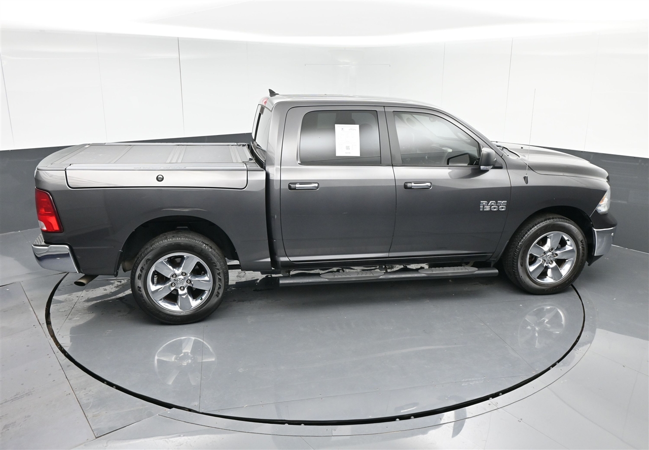 RAM 1500 SLT Crew Cab SWB 4WD 2016