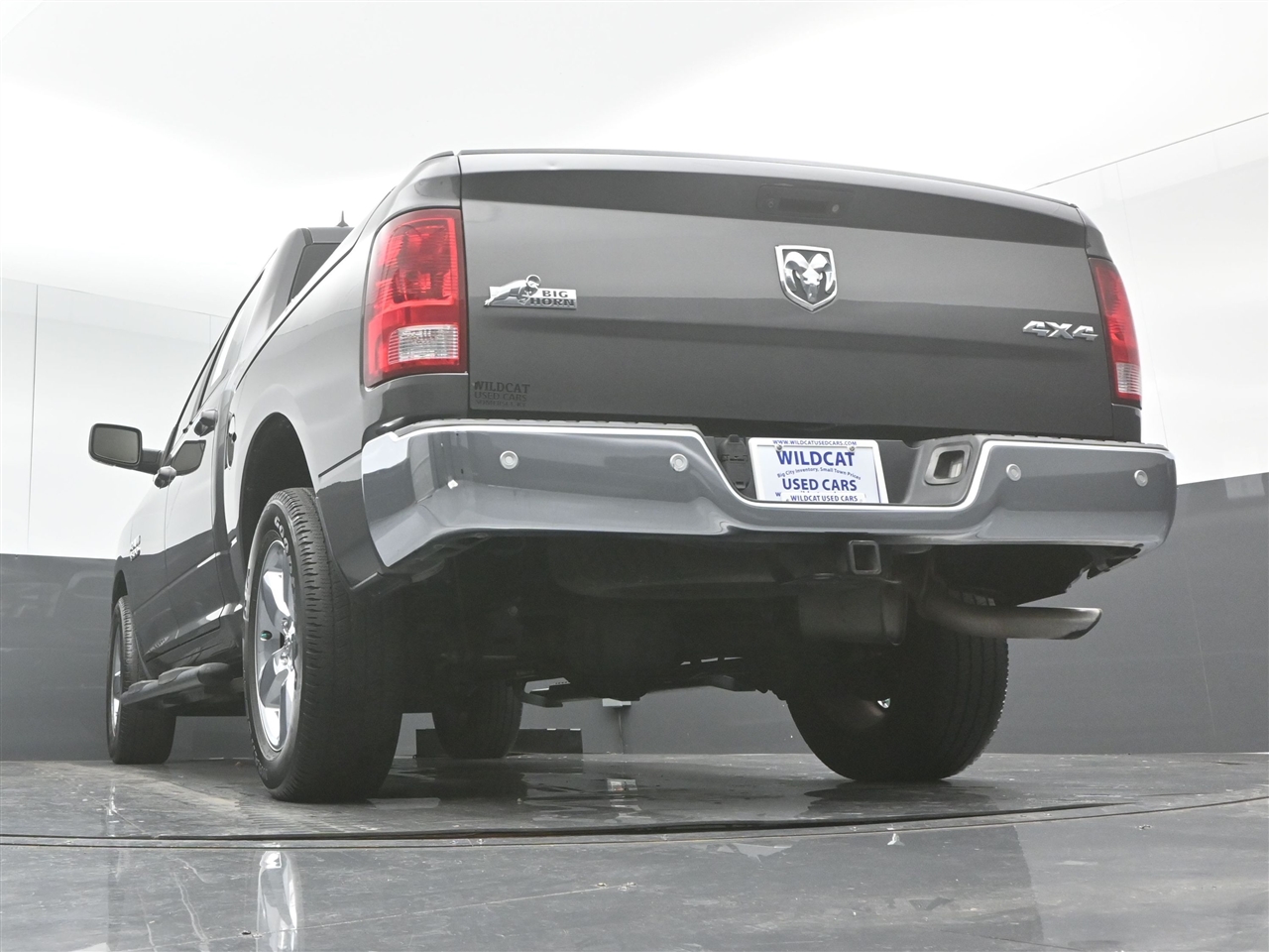 RAM 1500 SLT Crew Cab SWB 4WD 2016