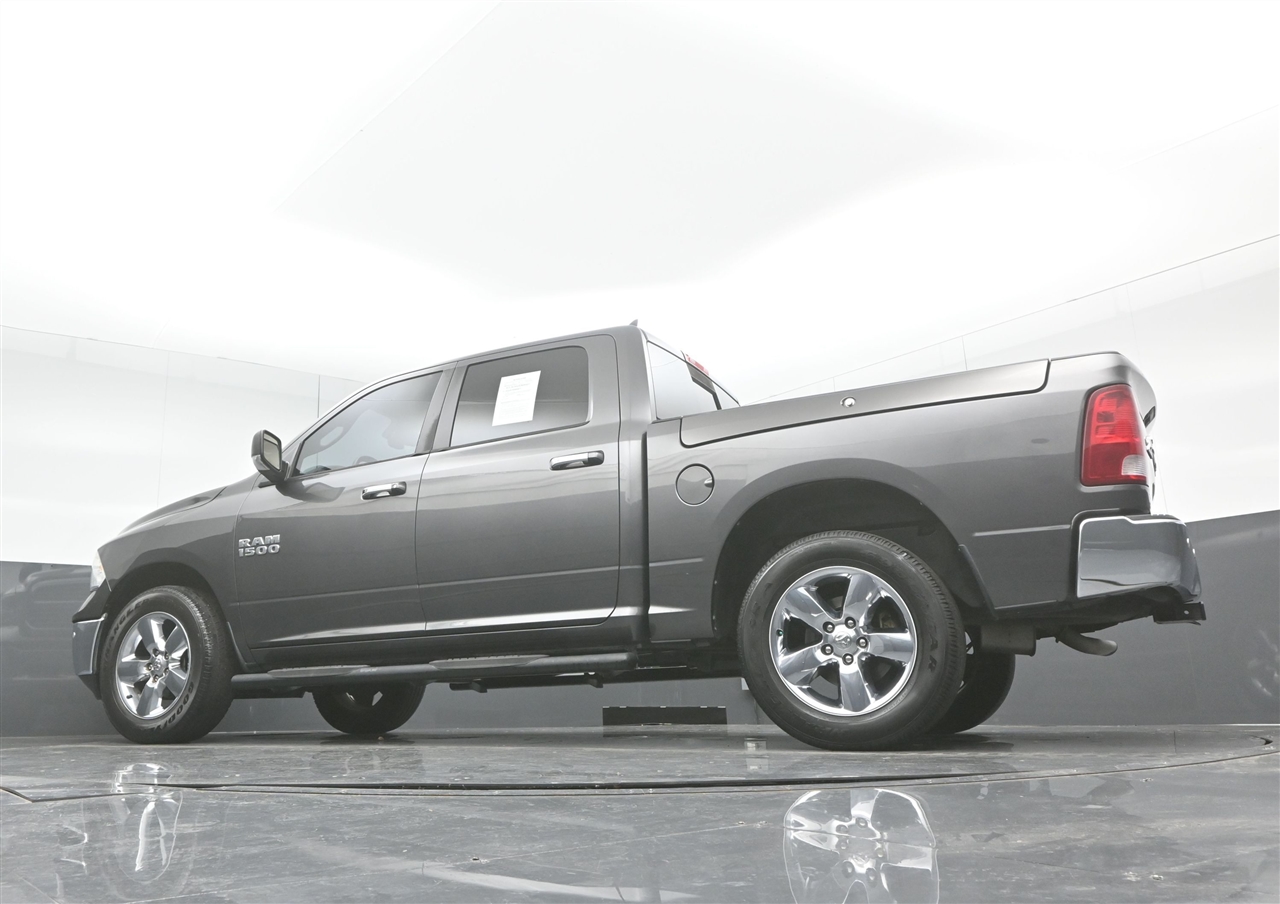 RAM 1500 SLT Crew Cab SWB 4WD 2016