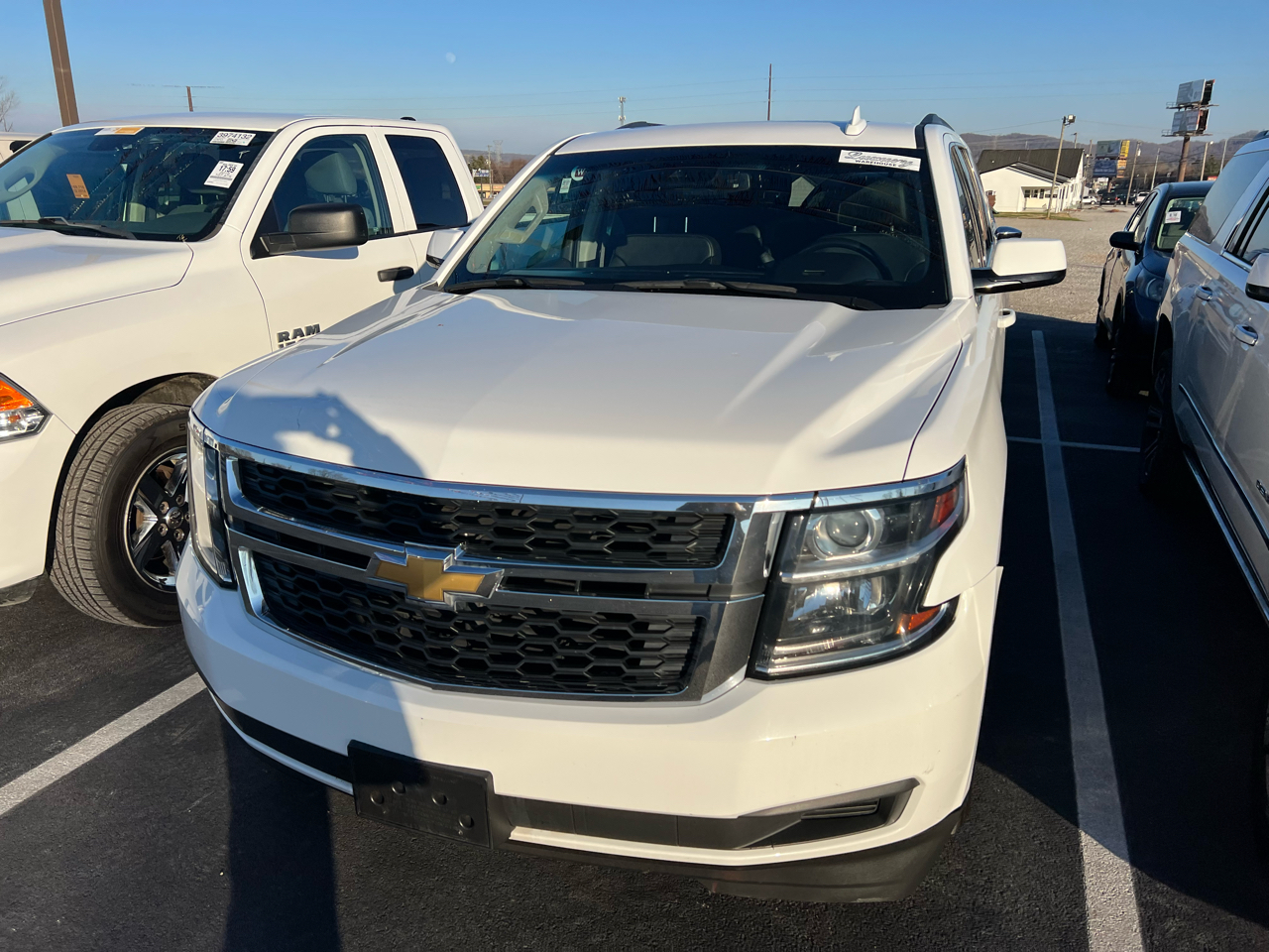 2018 Chevrolet Suburban LT's photo