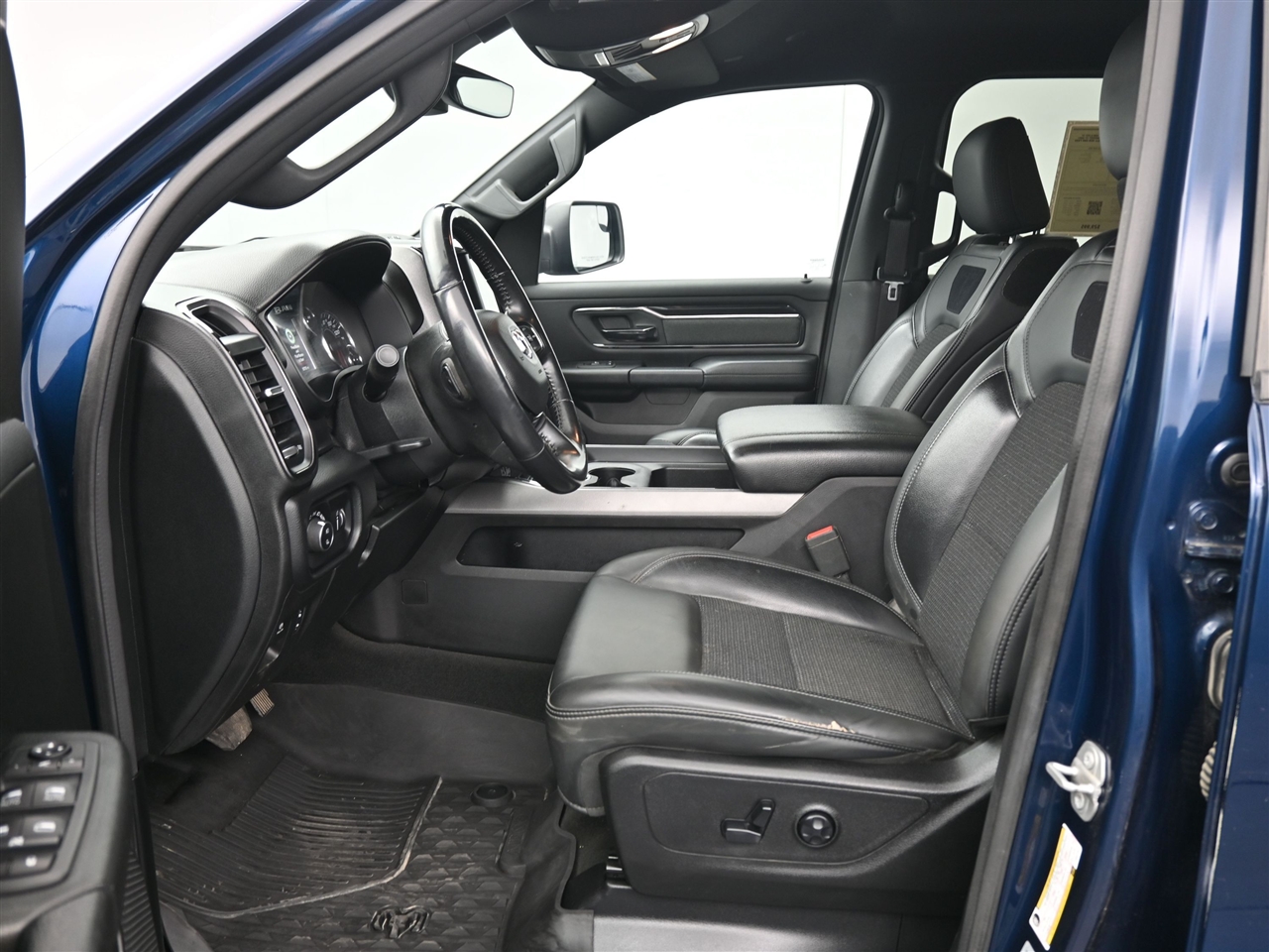 RAM 1500 Big Horn Crew Cab SWB 4WD 2020