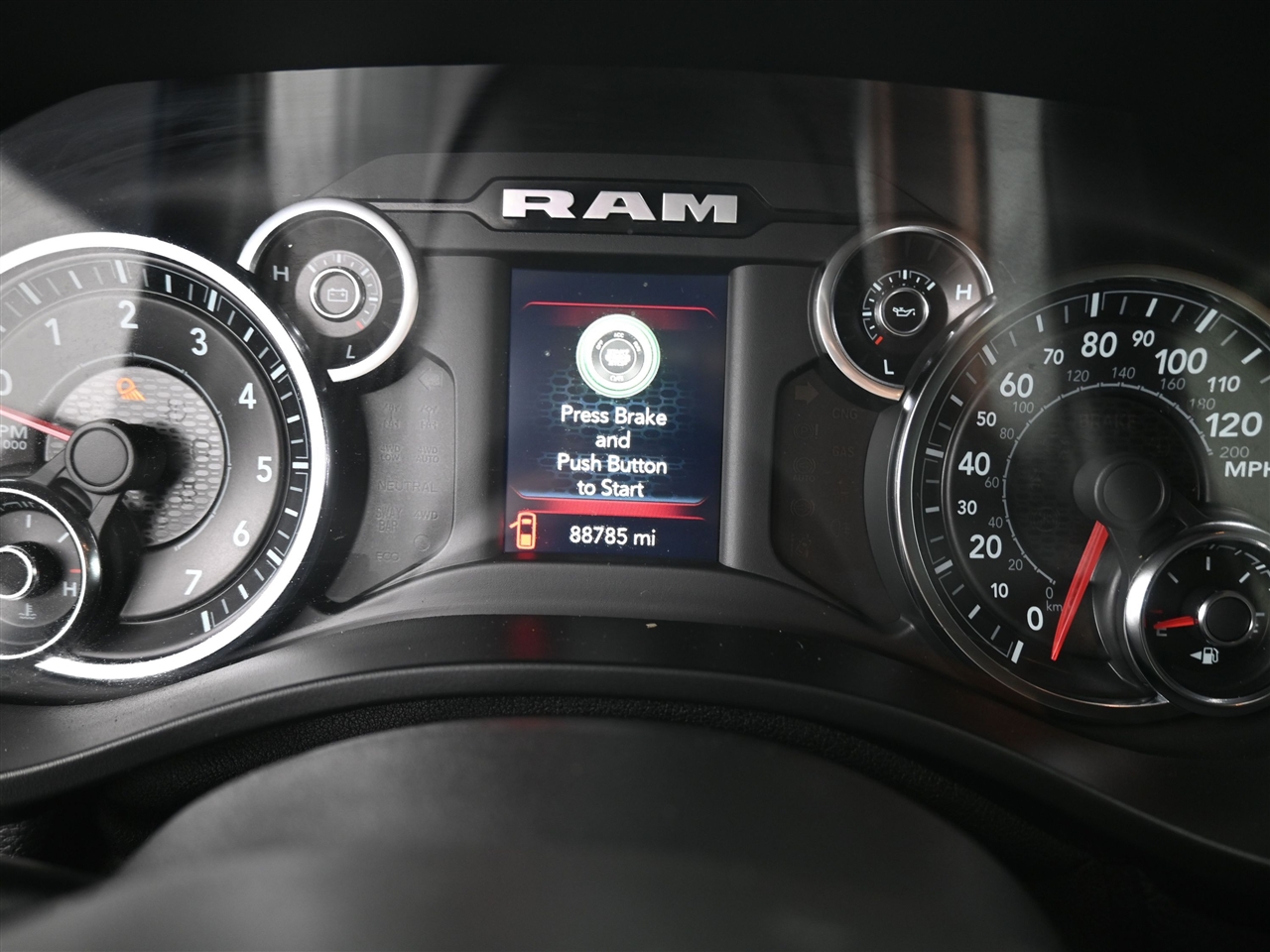 RAM 1500 Big Horn Crew Cab SWB 4WD 2020