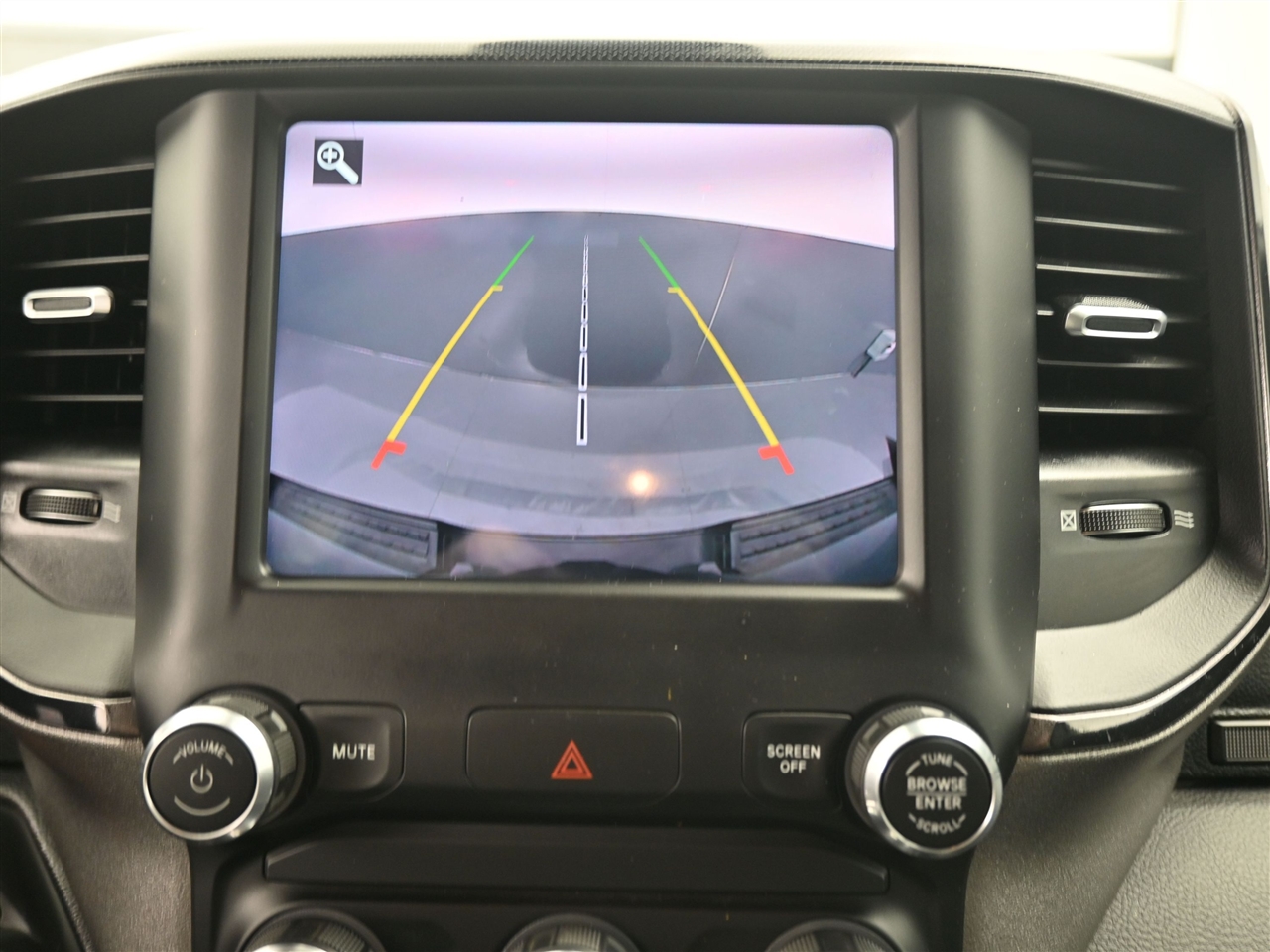 RAM 1500 Big Horn Crew Cab SWB 4WD 2020