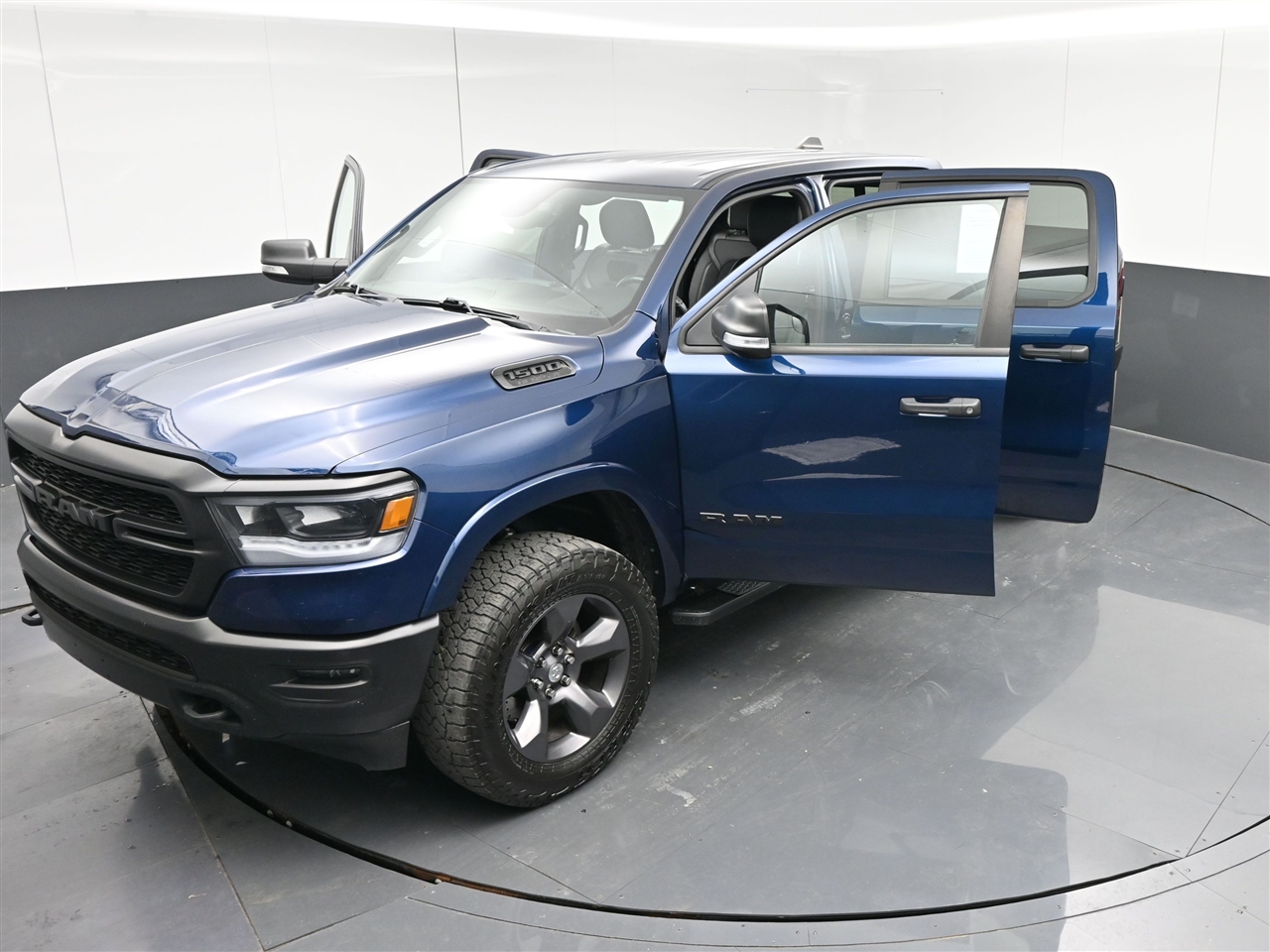 RAM 1500 Big Horn Crew Cab SWB 4WD 2020