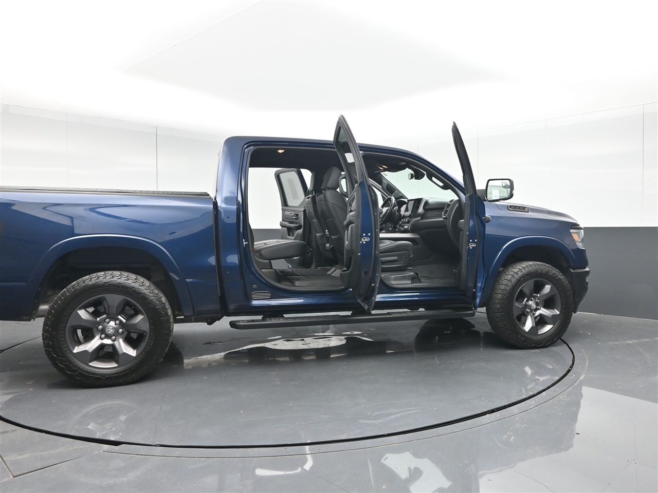 RAM 1500 Big Horn Crew Cab SWB 4WD 2020