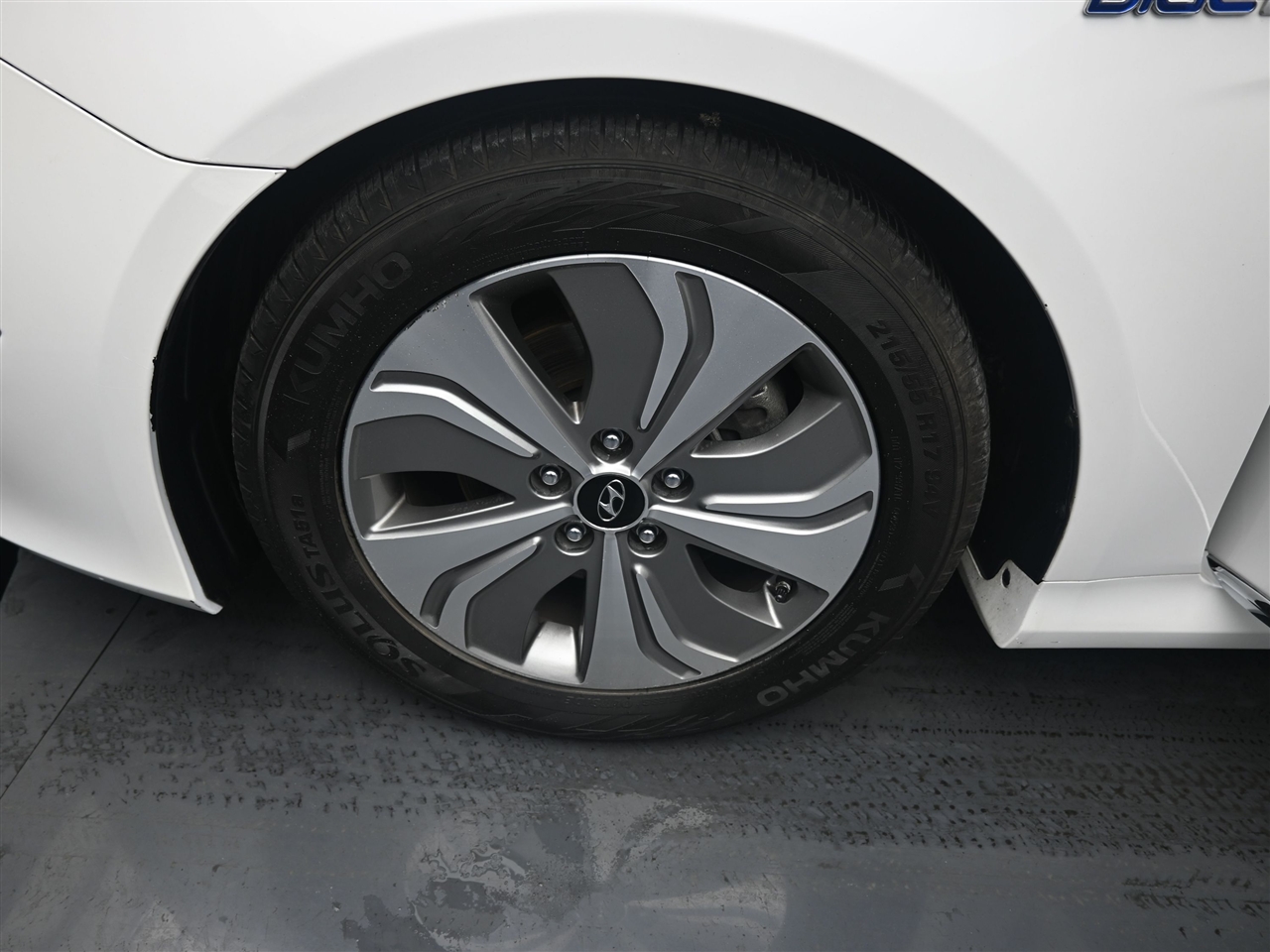 Hyundai Sonata Hybrid Sedan 2013