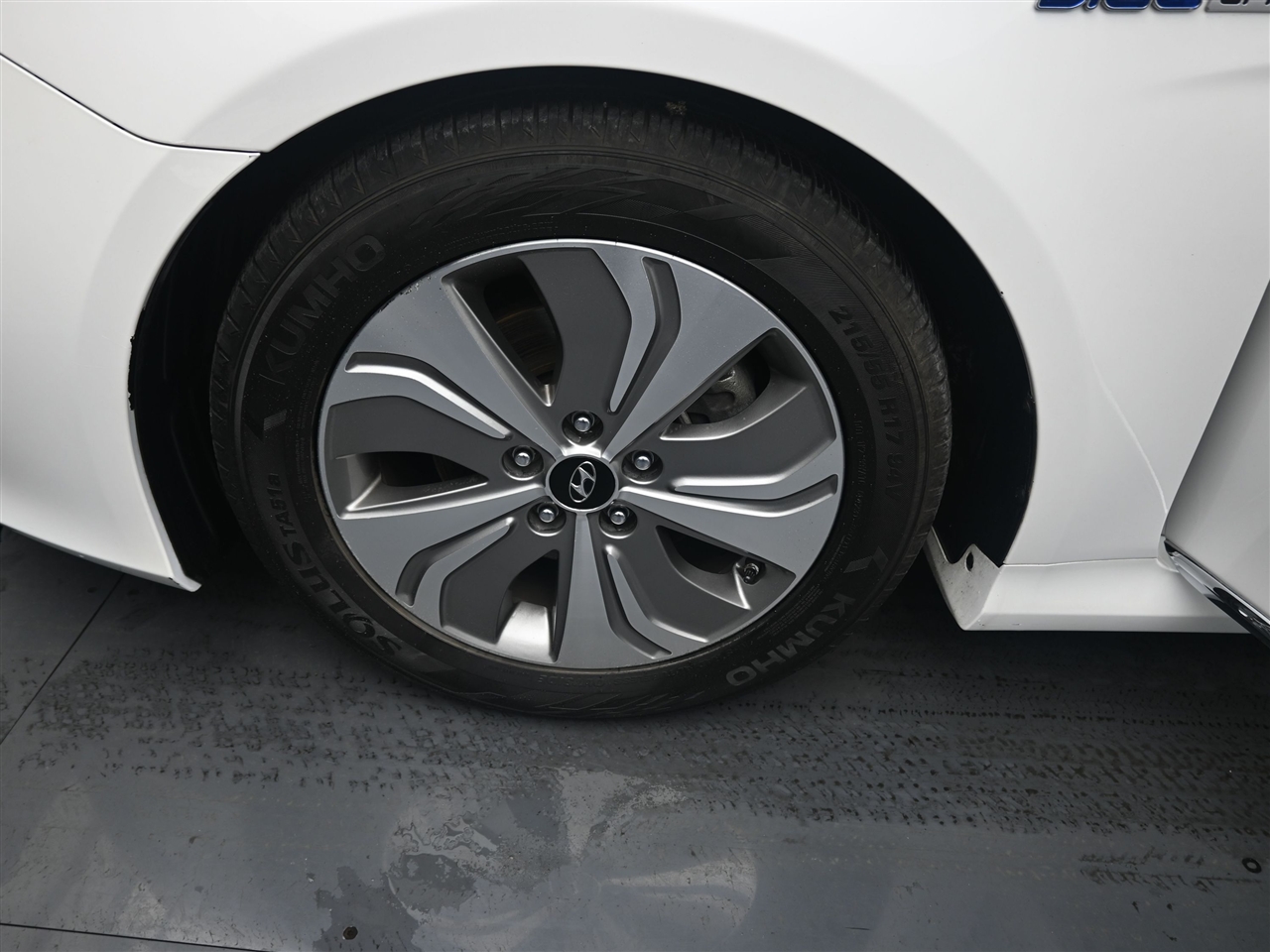 Hyundai Sonata Hybrid Sedan 2013