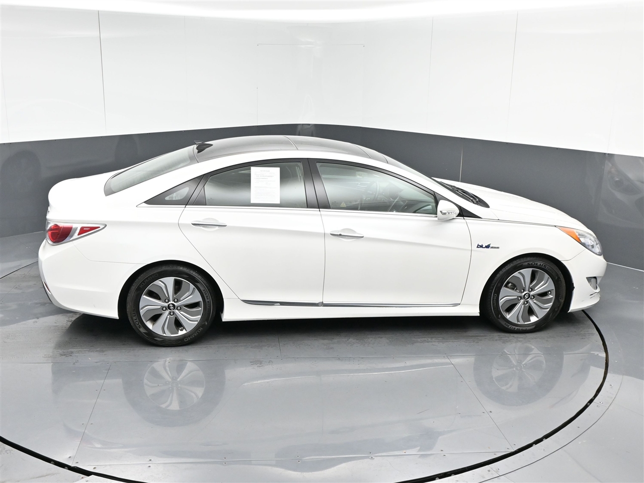 Hyundai Sonata Hybrid Sedan 2013