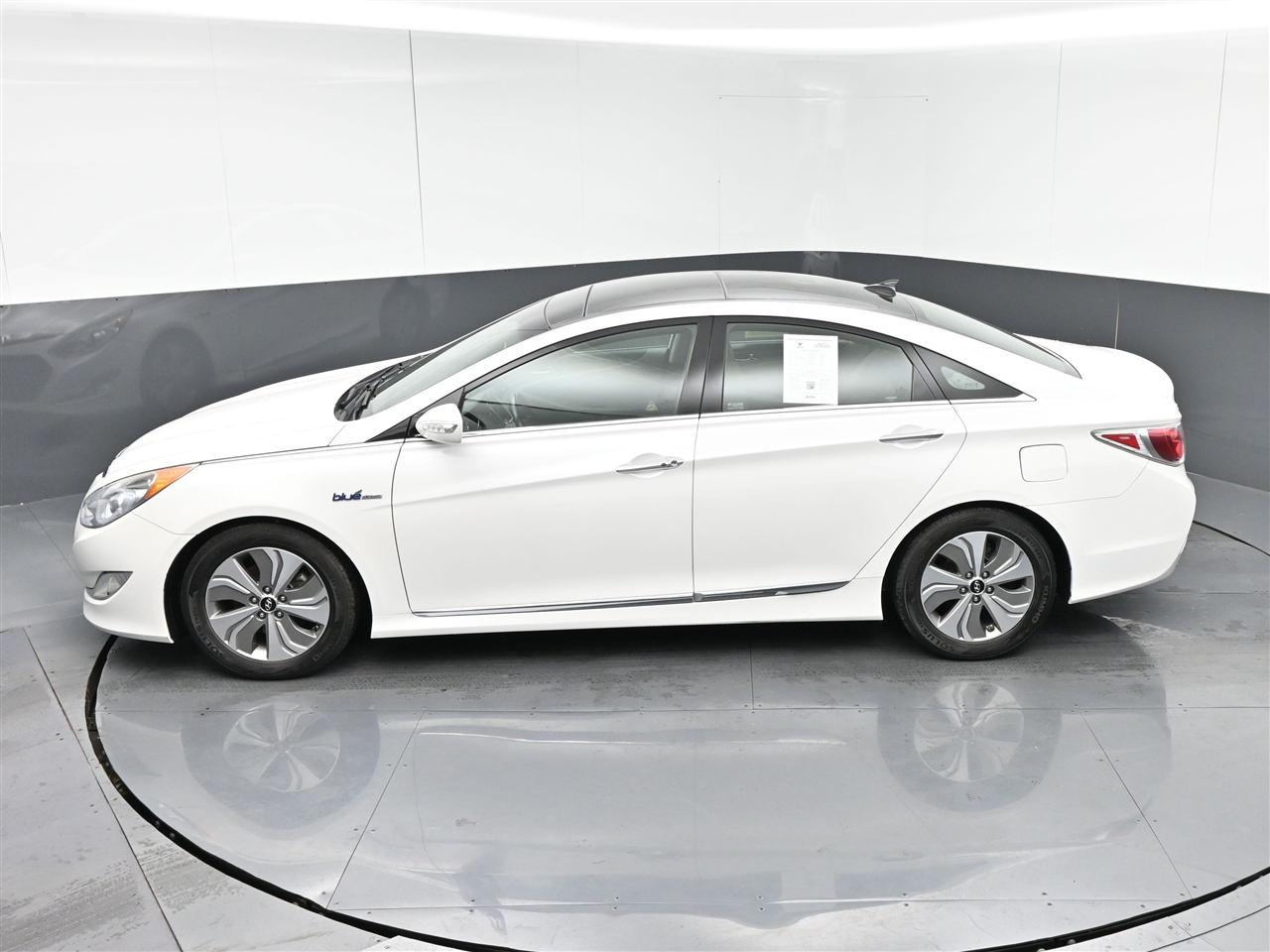 Hyundai Sonata Hybrid Sedan 2013