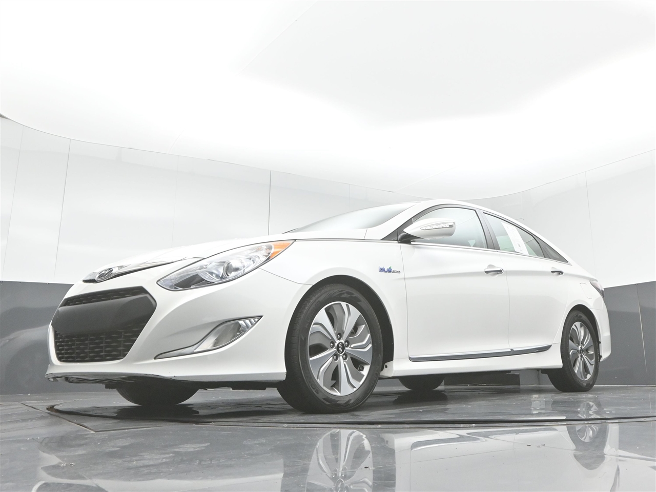 Hyundai Sonata Hybrid Sedan 2013