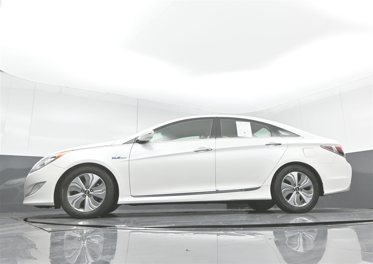 Hyundai Sonata Hybrid Sedan 2013