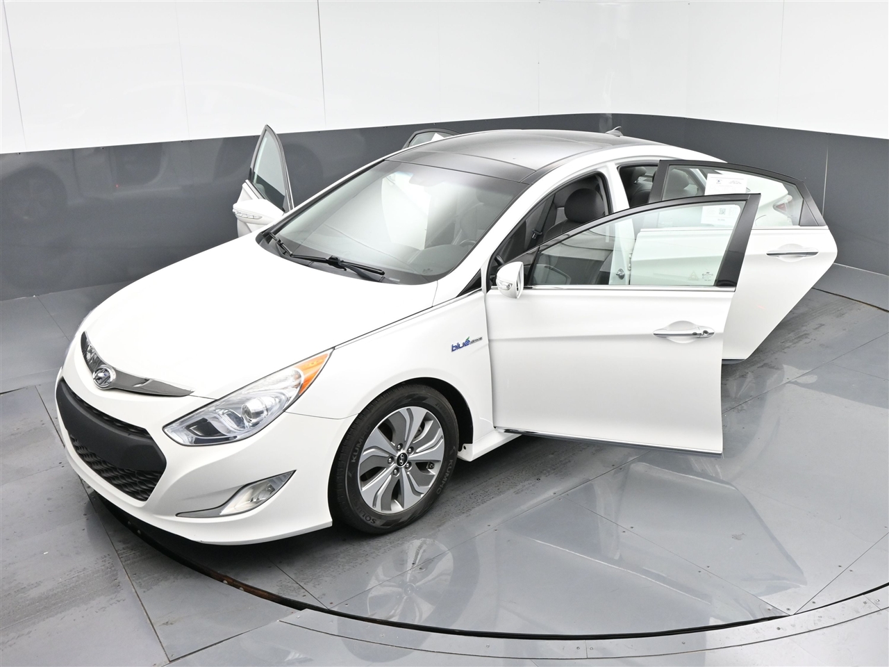 Hyundai Sonata Hybrid Sedan 2013