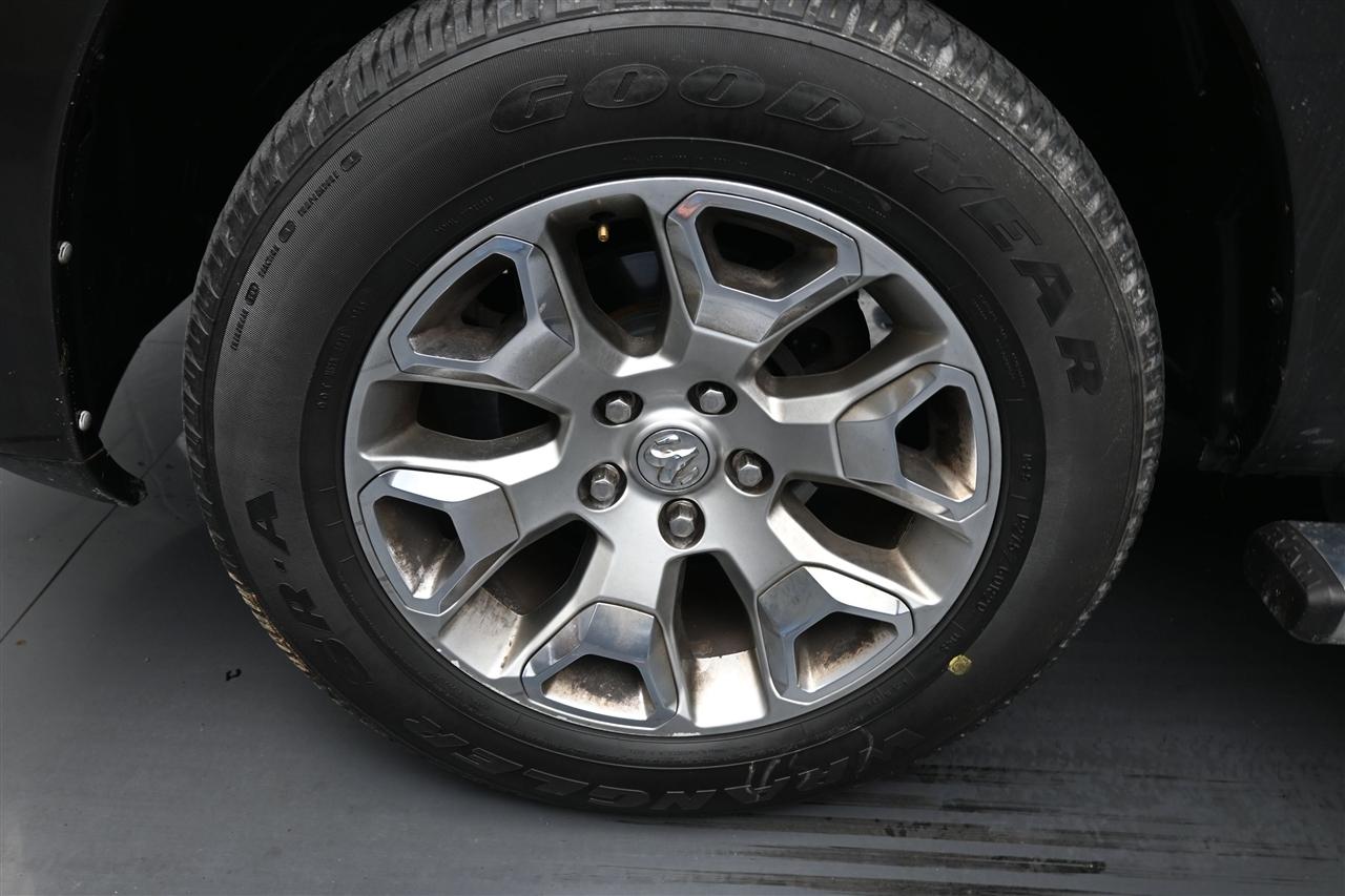 RAM 1500 Longhorn Crew Cab SWB 4WD 2016