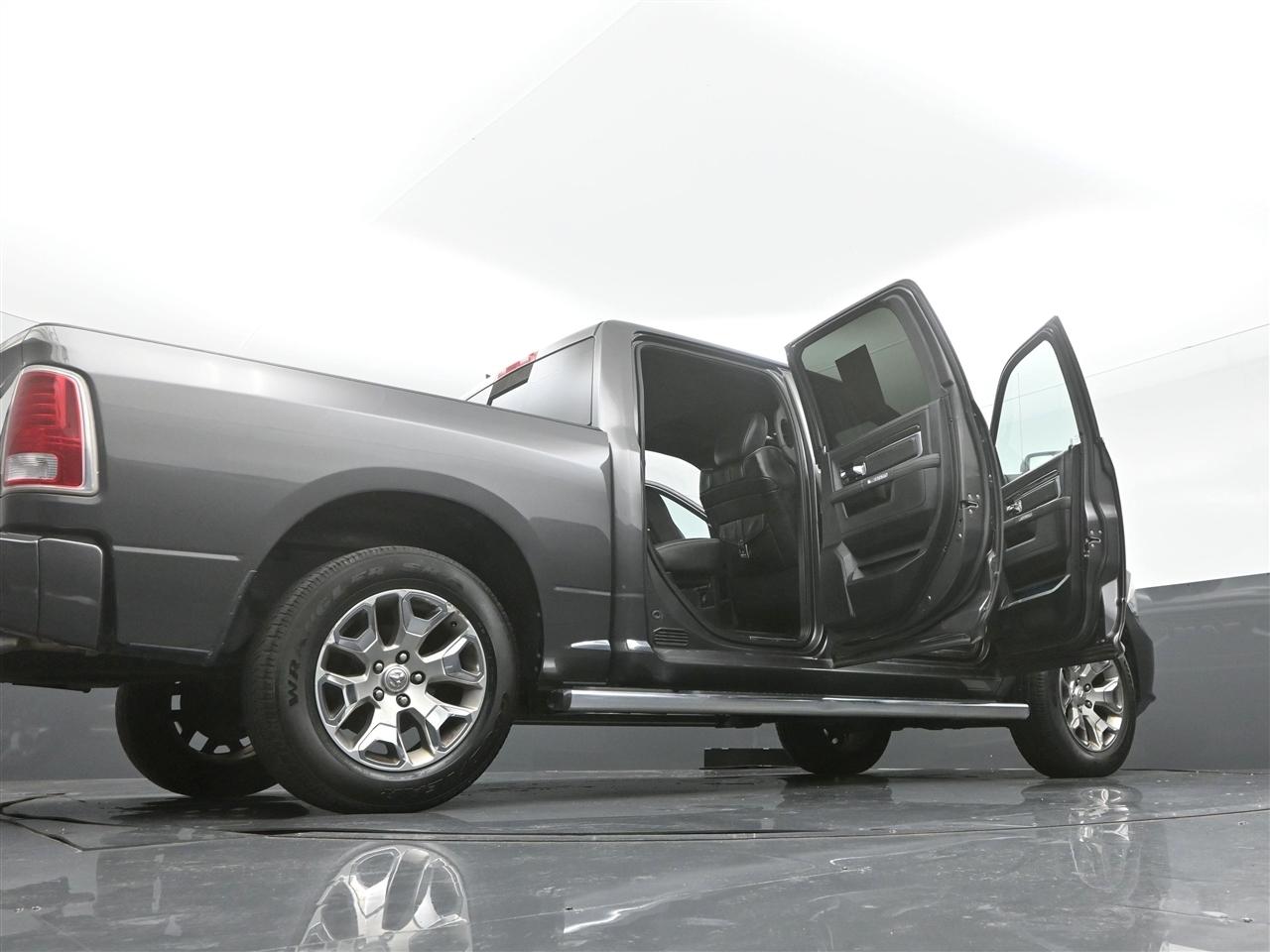 RAM 1500 Longhorn Crew Cab SWB 4WD 2016