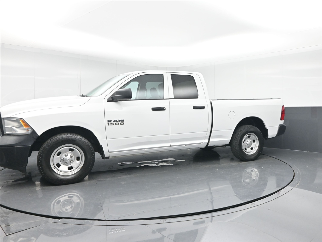 RAM 1500 Tradesman Quad Cab 2WD 2018