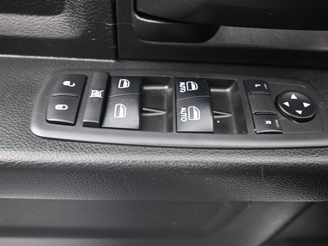 RAM 1500 Tradesman Quad Cab 2WD 2018