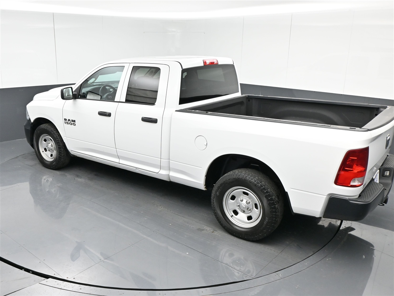 RAM 1500 Tradesman Quad Cab 2WD 2018