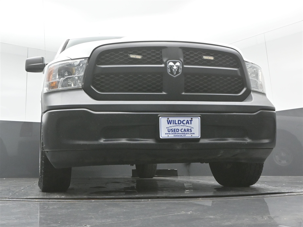 RAM 1500 Tradesman Quad Cab 2WD 2018