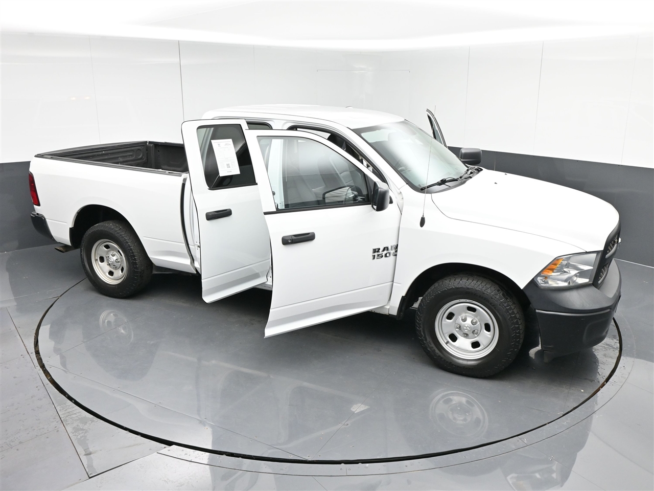 RAM 1500 Tradesman Quad Cab 2WD 2018