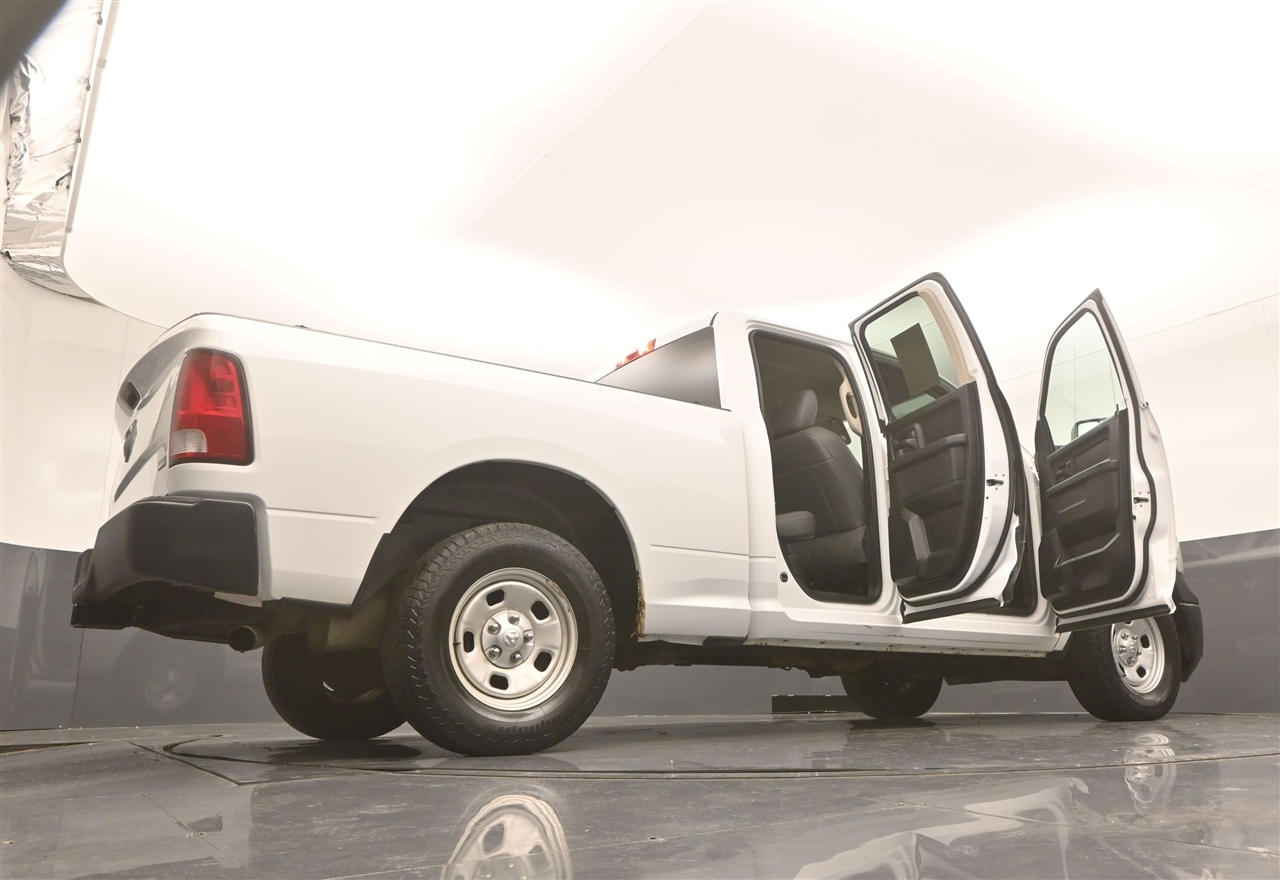 RAM 1500 Tradesman Quad Cab 2WD 2018