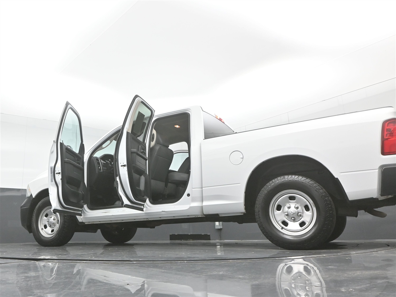 RAM 1500 Tradesman Quad Cab 2WD 2018