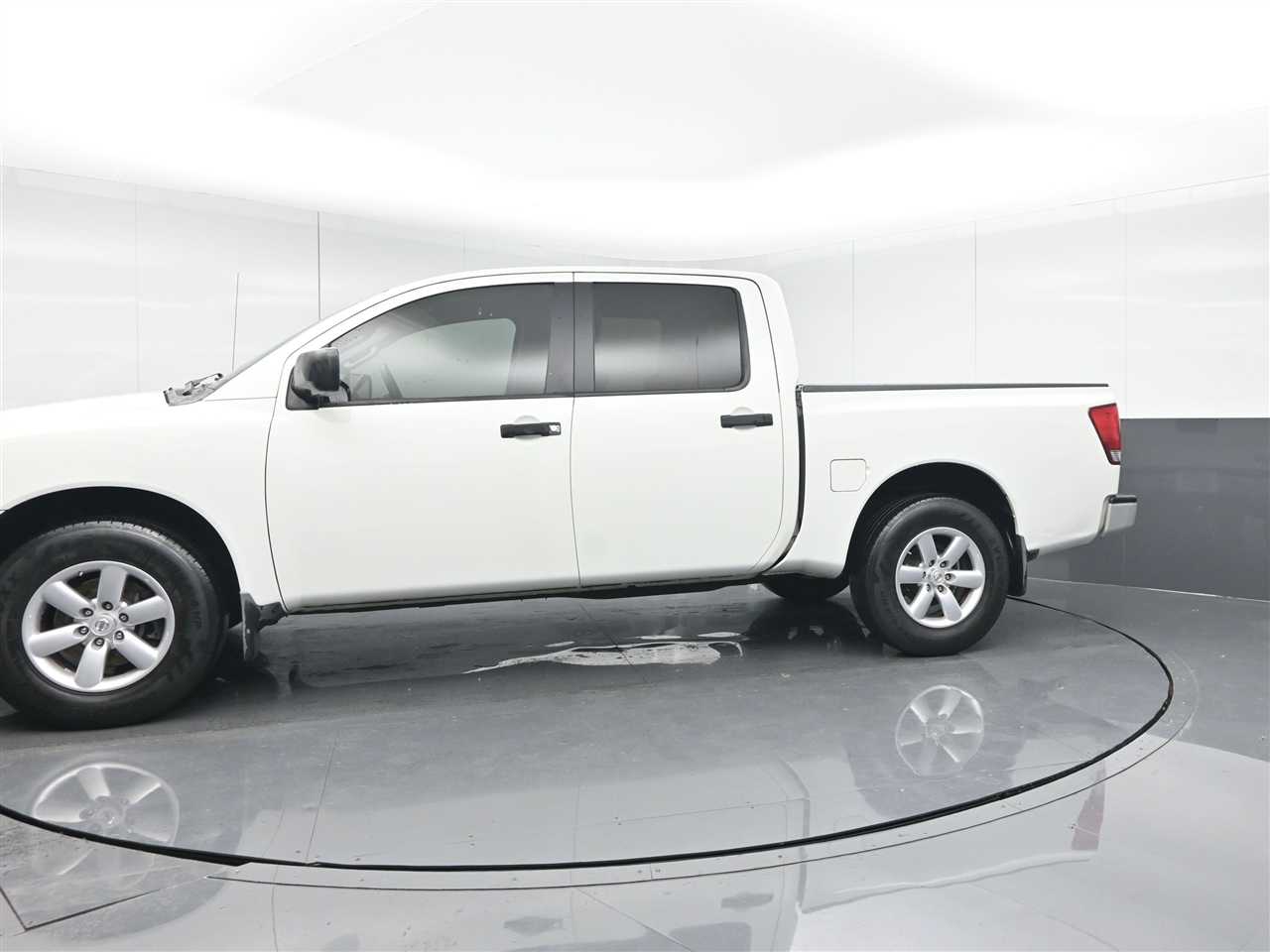 Nissan Titan S Crew Cab 2WD 2015