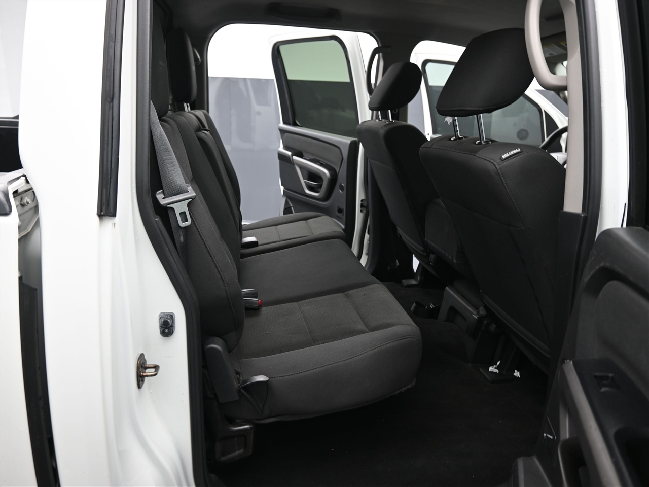 Nissan Titan S Crew Cab 2WD 2015