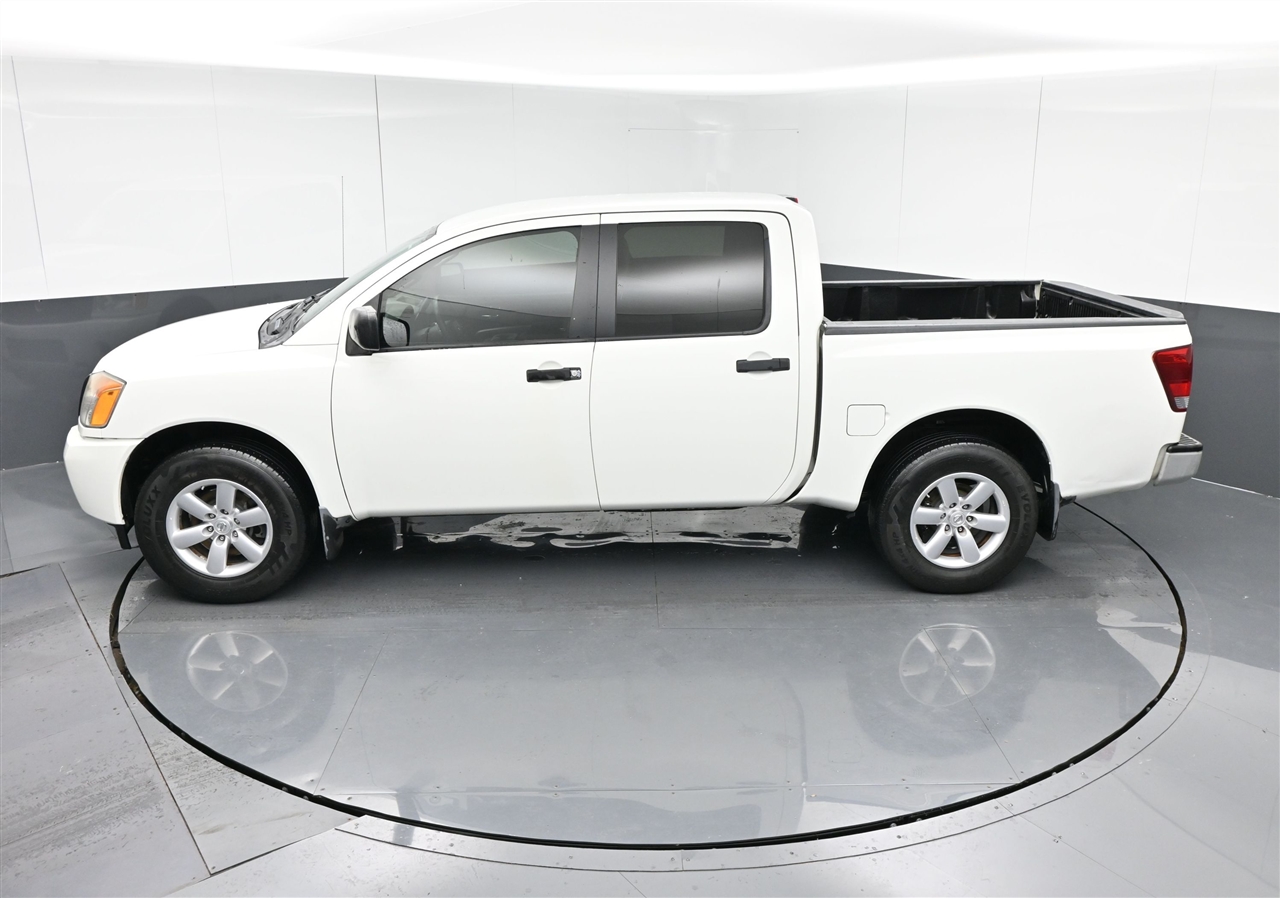 Nissan Titan S Crew Cab 2WD 2015