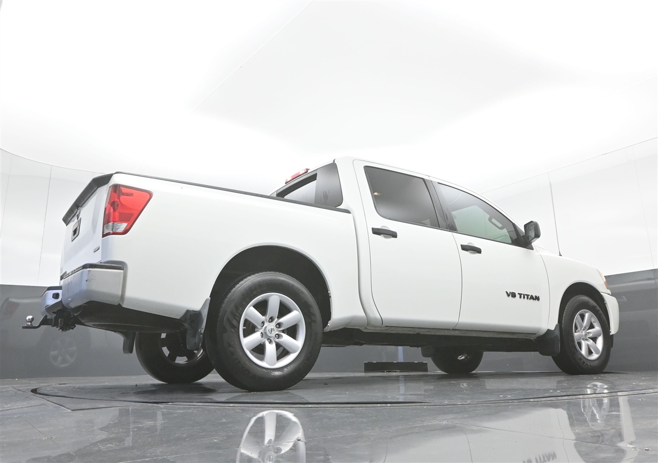 Nissan Titan S Crew Cab 2WD 2015