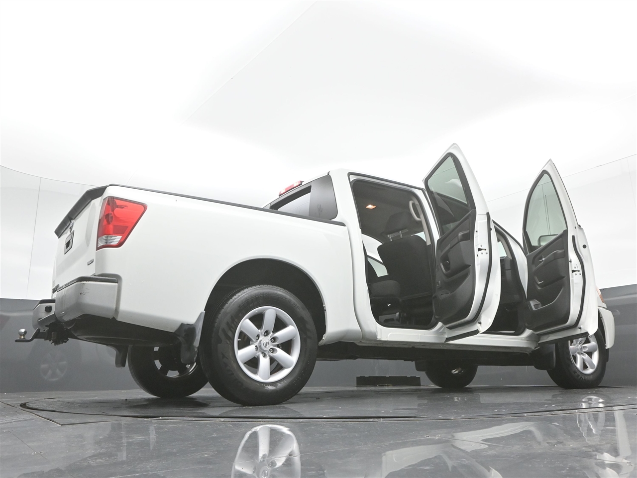 Nissan Titan S Crew Cab 2WD 2015