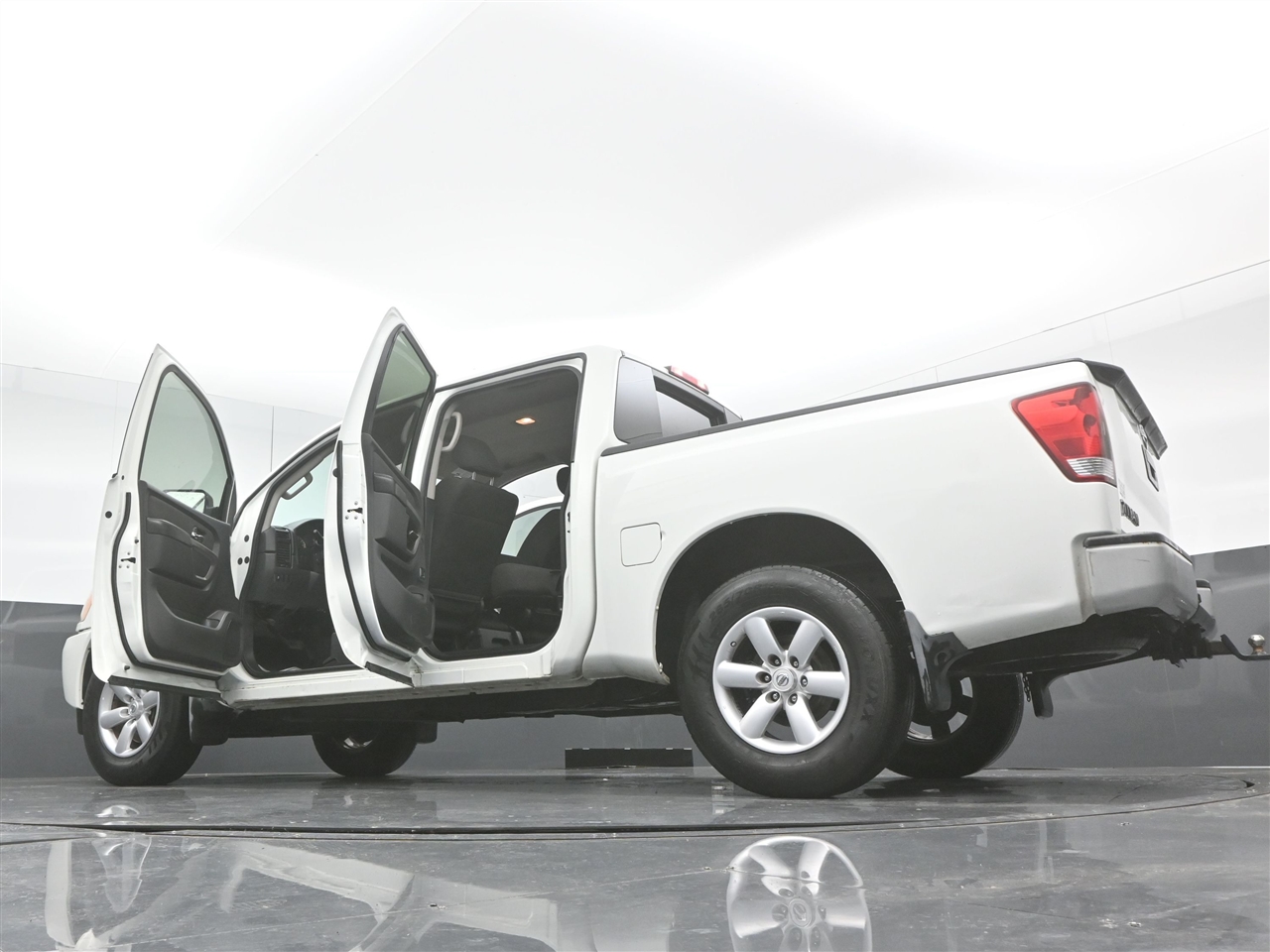 Nissan Titan S Crew Cab 2WD 2015