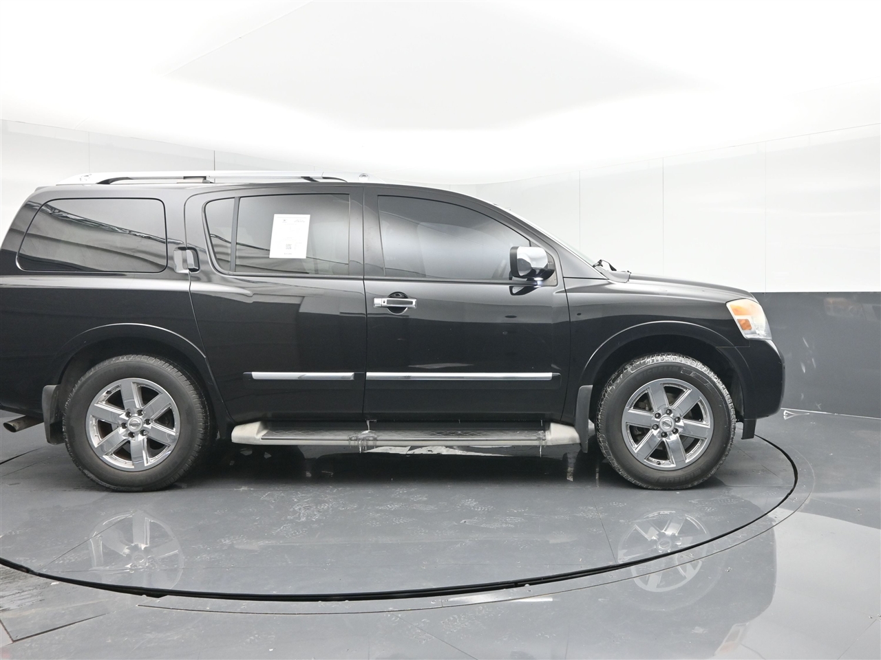 Nissan Armada Platinum 4WD 2013