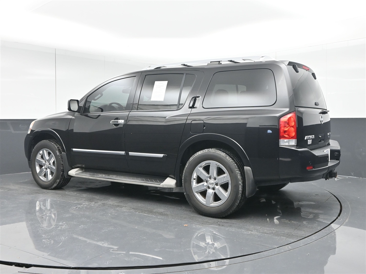 Nissan Armada Platinum 4WD 2013