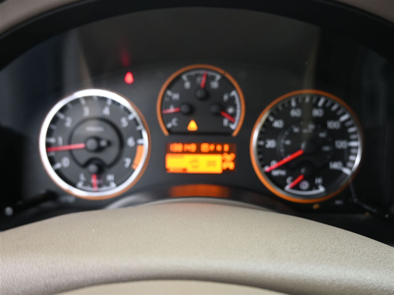 Nissan Armada Platinum 4WD 2013