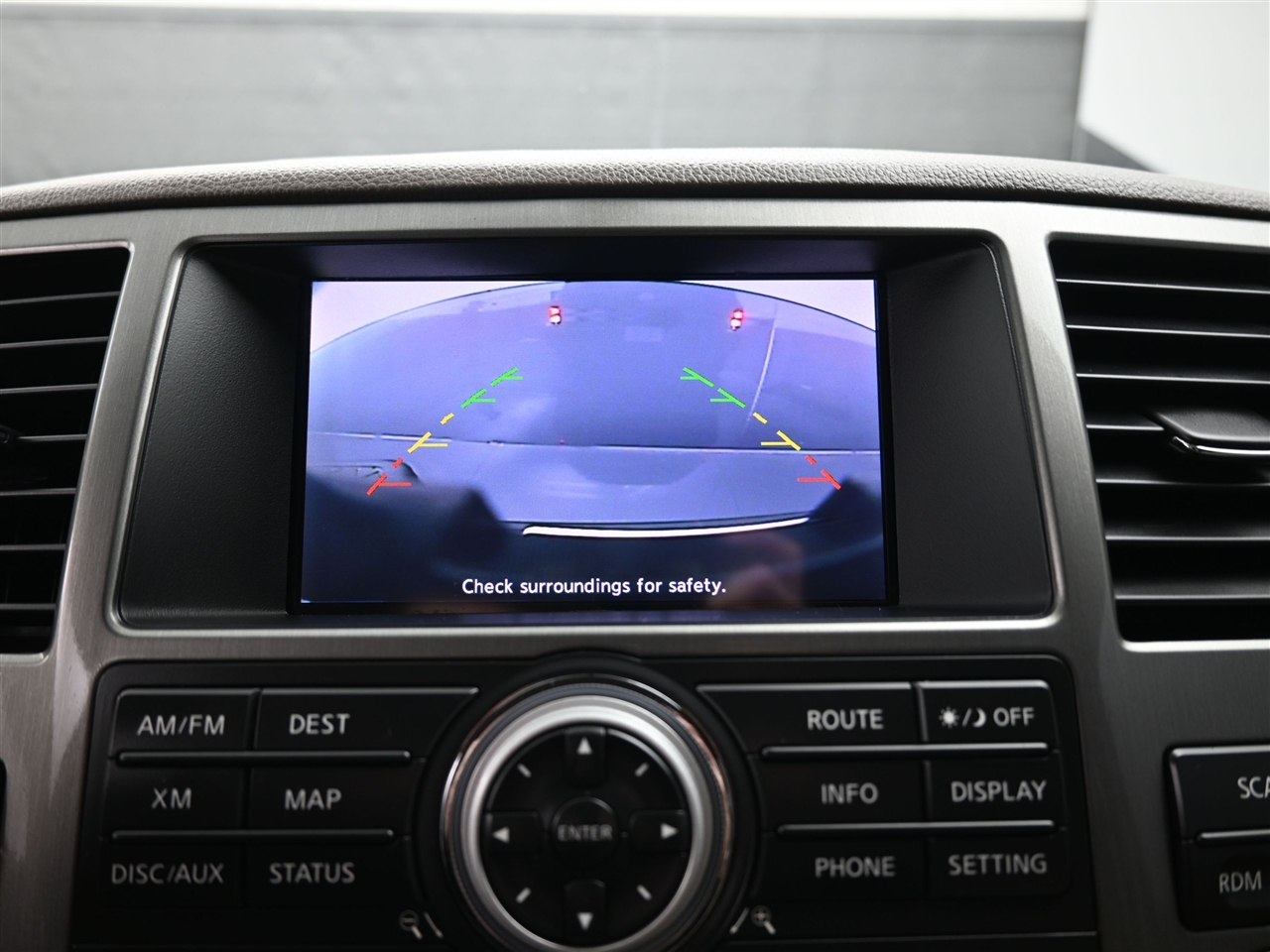 Nissan Armada Platinum 4WD 2013