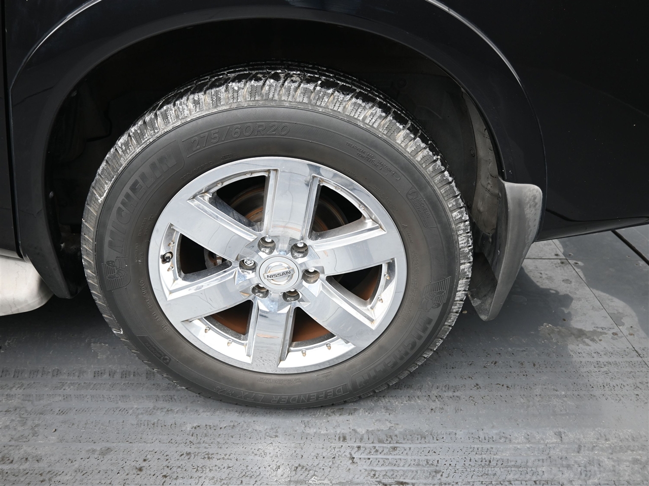 Nissan Armada Platinum 4WD 2013