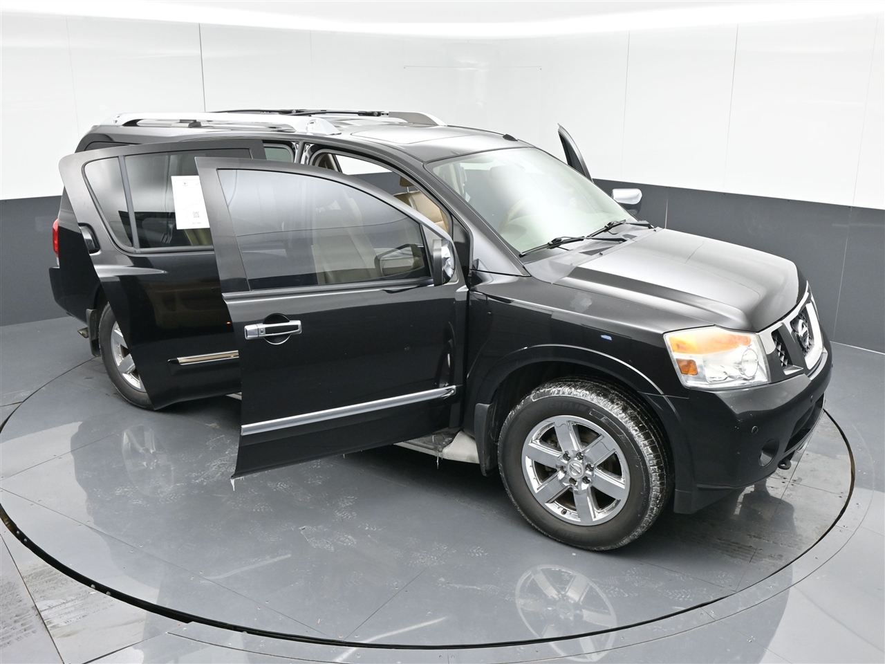 Nissan Armada Platinum 4WD 2013
