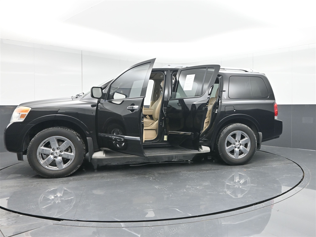 Nissan Armada Platinum 4WD 2013