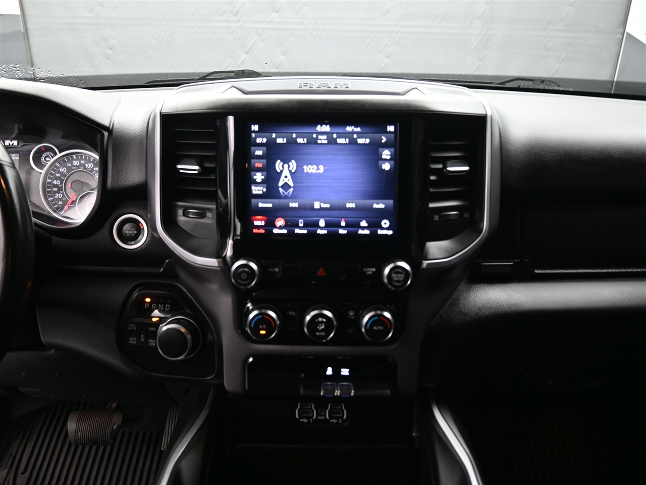 RAM 1500 Big Horn Crew Cab SWB 4WD 2020