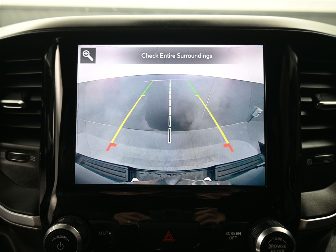 RAM 1500 Big Horn Crew Cab SWB 4WD 2020