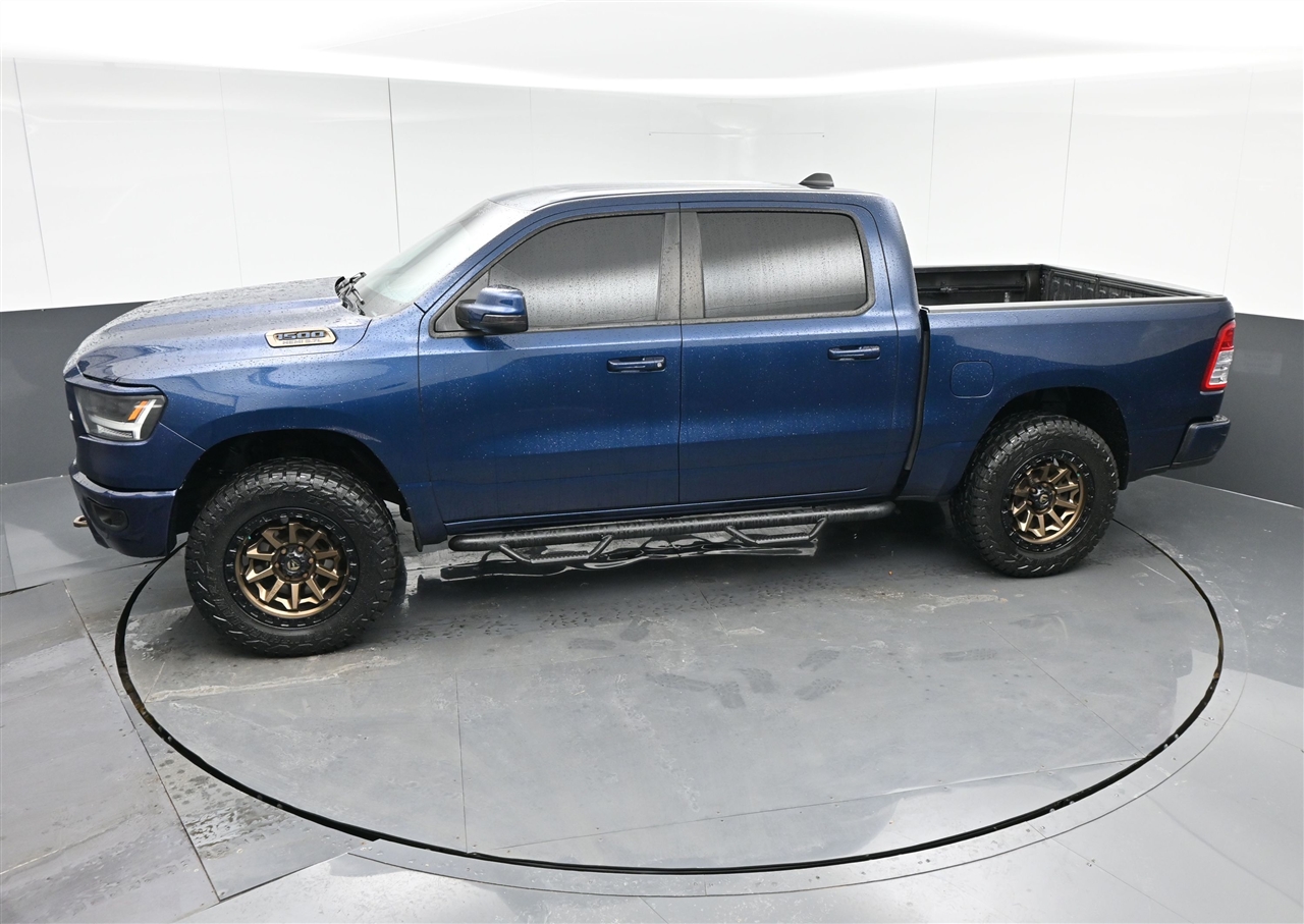 RAM 1500 Big Horn Crew Cab SWB 4WD 2020