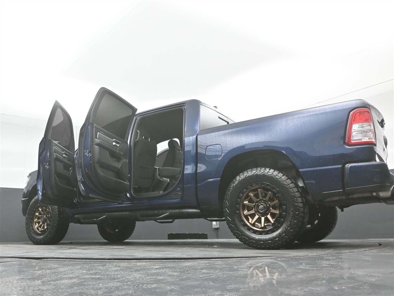 RAM 1500 Big Horn Crew Cab SWB 4WD 2020