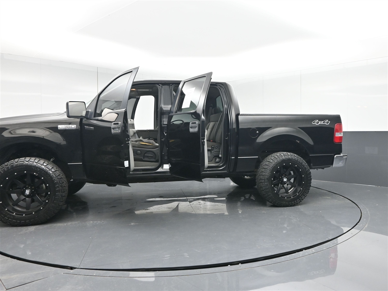 Ford F-150 XLT SuperCrew 4WD 2005