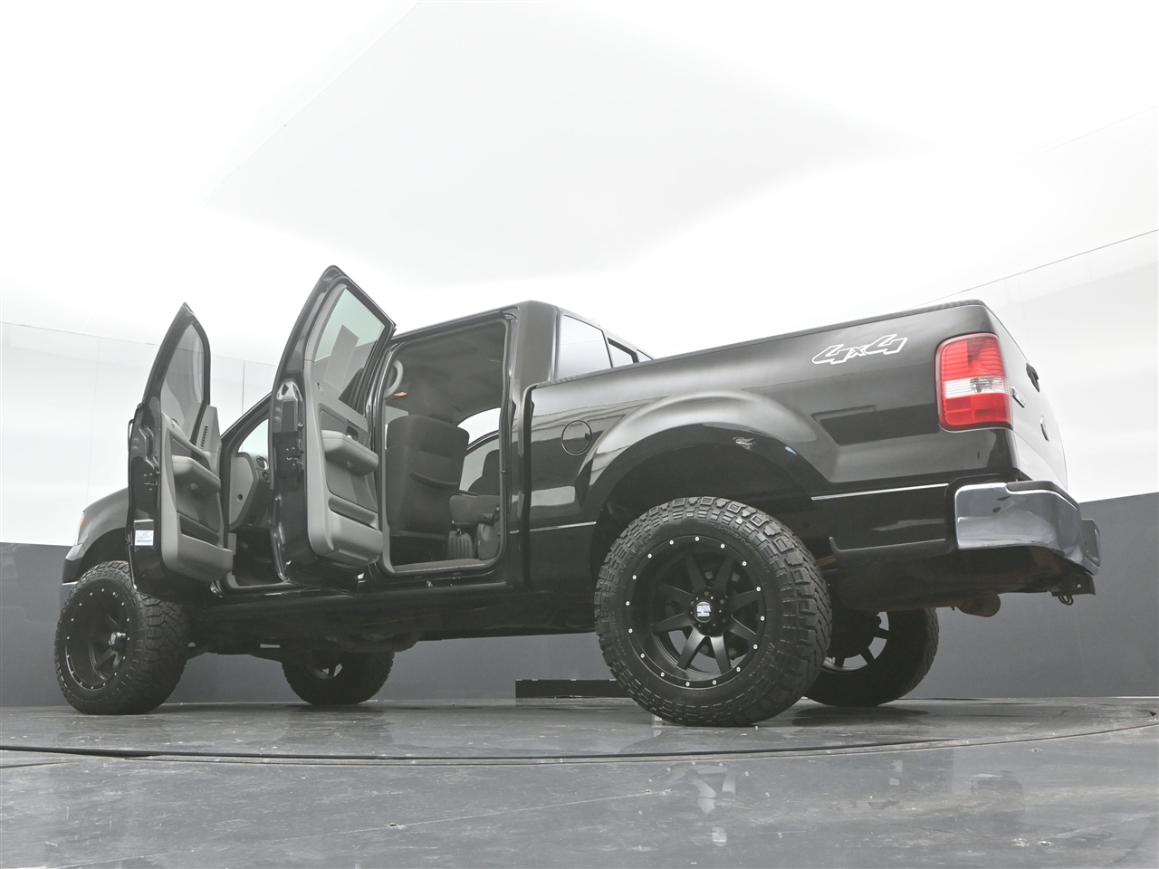 Ford F-150 XLT SuperCrew 4WD 2005