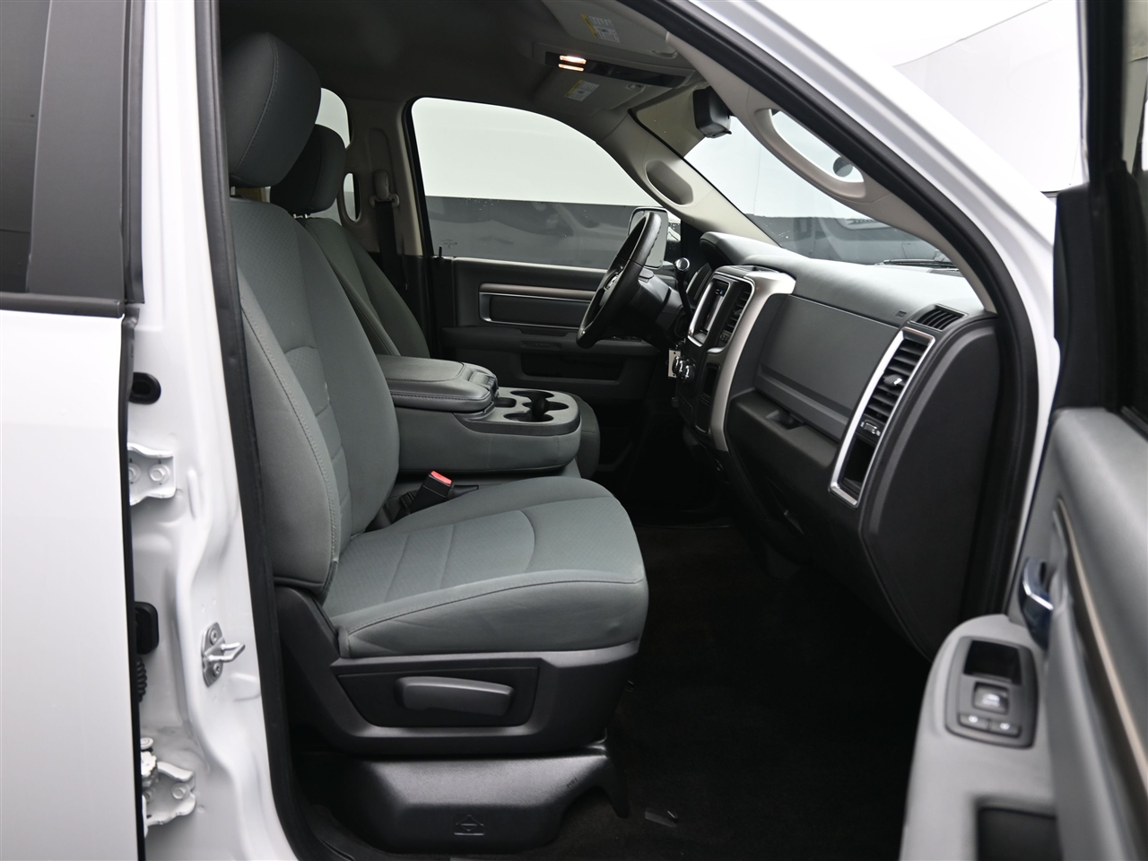 RAM 2500 SLT Crew Cab SWB 4WD 2016